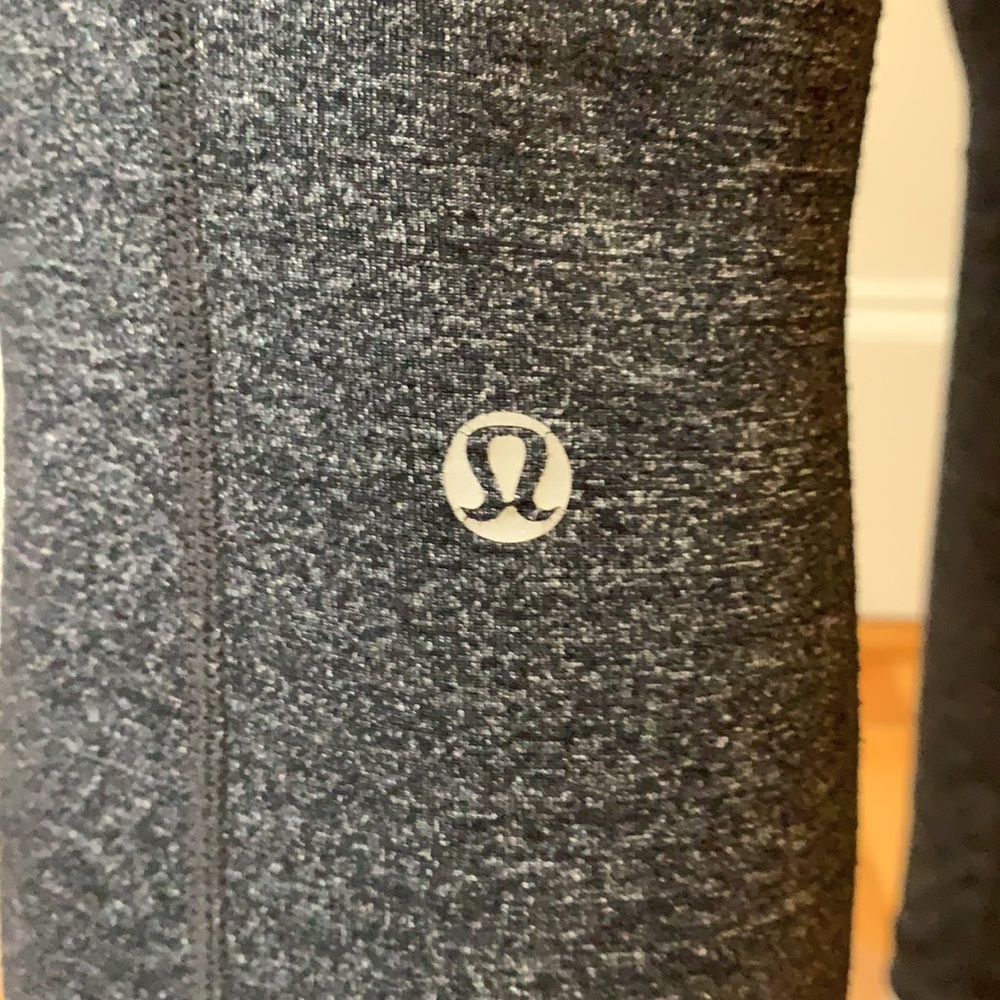 Lululemon - Picture 4 of 6
